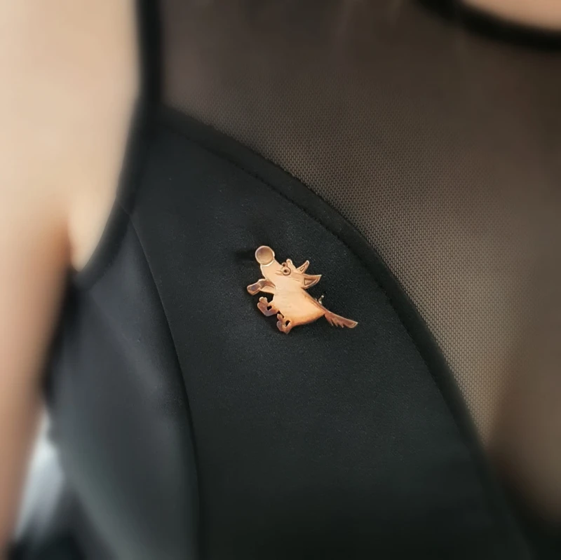 Broszka handmade z psem.