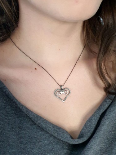 Naszyjnik z sercem.