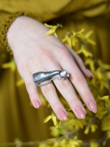 Pierścionek z dużym kotem podwójny