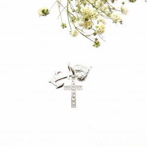 Wisiorek srebrny - Wiara, nadzieja, miłość w satynie 