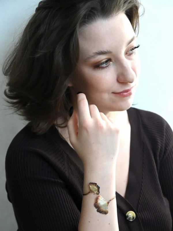 Bransoletka srebrna z miłorzębami.