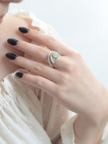 Srebrna biżuteria artystyczna.