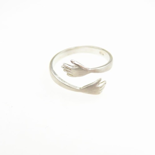 Przytul mnie pierścionek.