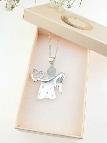 Zawieszka z aniołkiem.