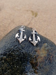 Kolczyki z kotwicami na sztyftach