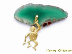 Wisiorek - Wesoła małpka pozłacana