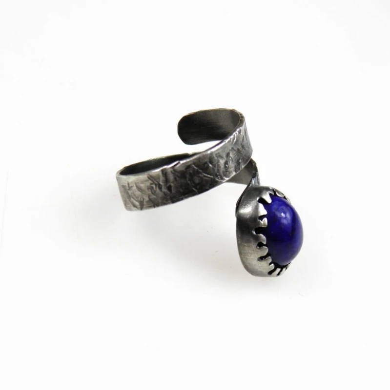 Biżuteria z lapis lazuli.