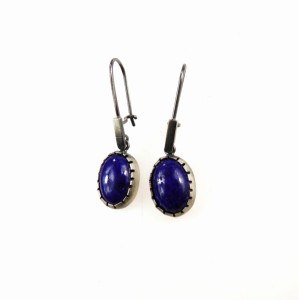 Kolczyki srebrne z lapis lazuli.