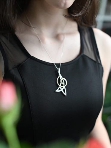 Zawieszka oryginalna srebrna.