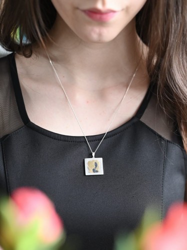 Zawieszka srebrna siostrzeństwo.