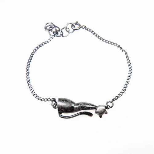 Bransoletka srebrna z kotem.