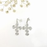 Kolczyki z krzyżykami i różyczkami Venus Galeria