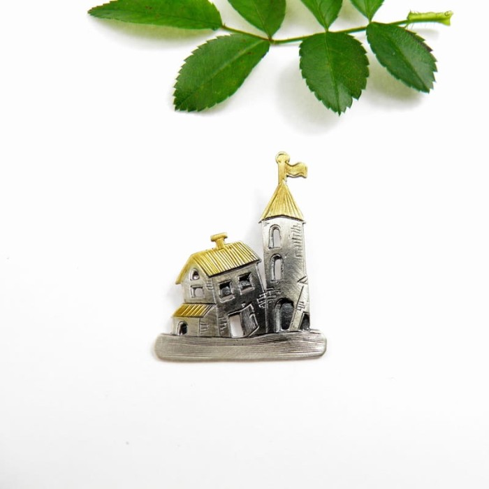 Zawieszka z domkami.