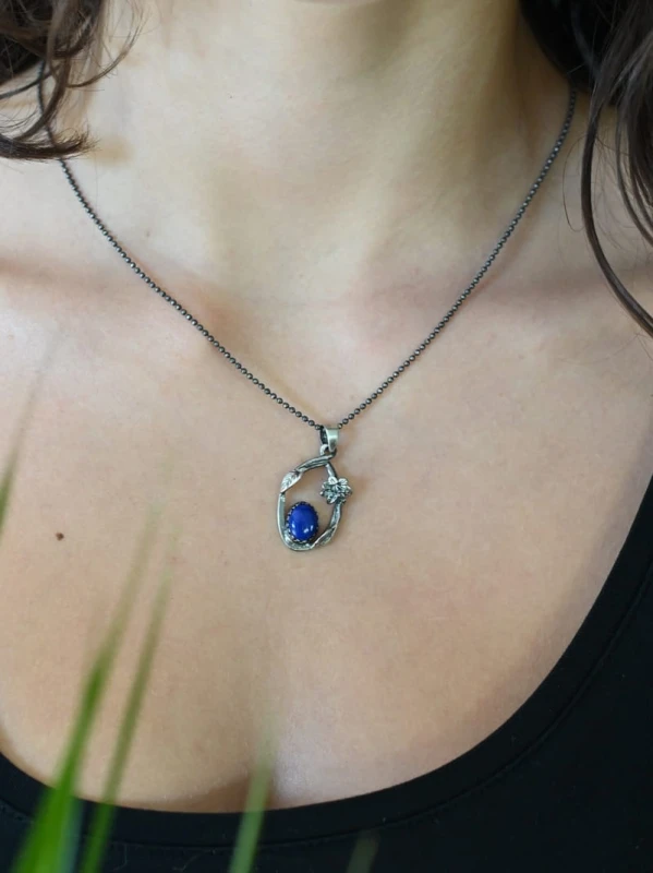 biżuteria z lapis lazuli