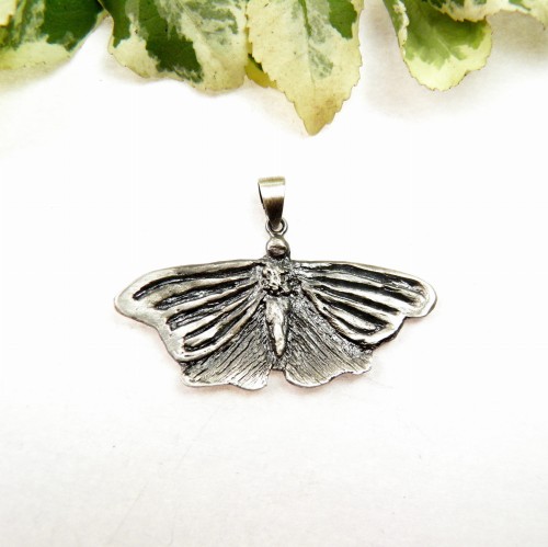 Zawieszka z ćmą dużą.