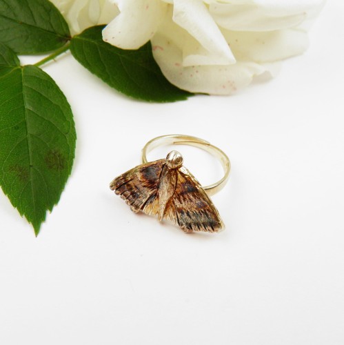 Srebrna biżuteria artystyczna.