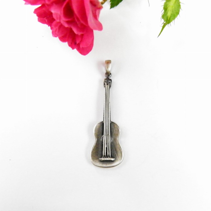 Gitara zawieszka.