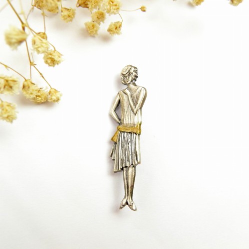 Broszka z damą retro.