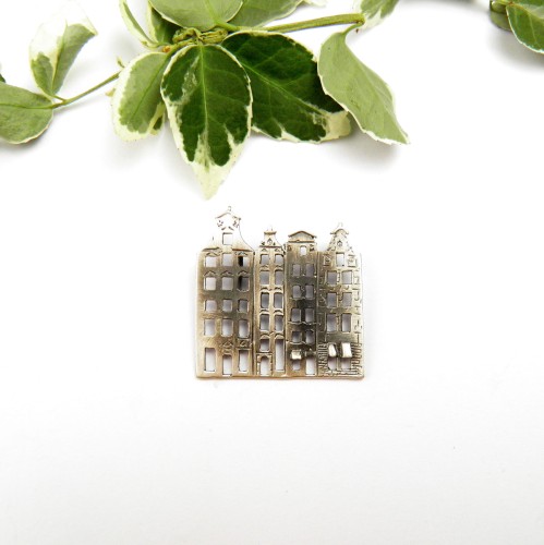 Wisiorek srebrny kamieniczki.