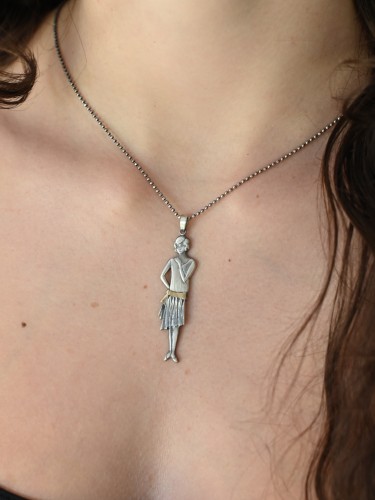 Dama retro zawieszka.