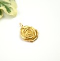 Oryginalna zawieszka z różą.
