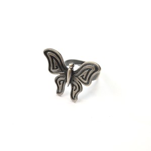 Motyl pierścionek.