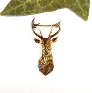 Broszka srebrna z jeleniem brązowa