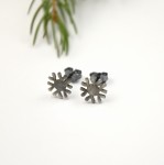 Mini śnieżynki czarne - kolczyki srebrne