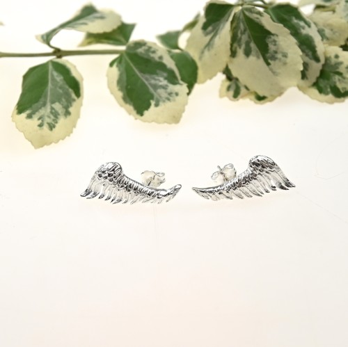 Kolczyki ze skrzydłami.