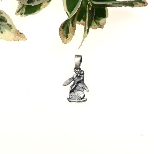 Zawieszka z króliczkiem małym.