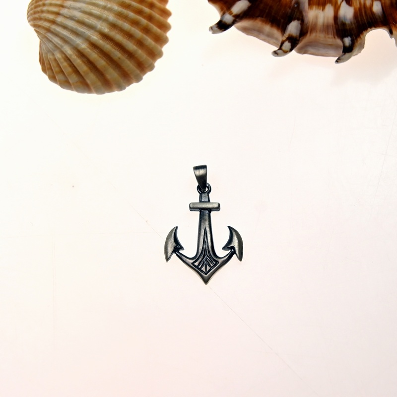 zawieszka-z-kotwica-venus-galeria (1).jpg