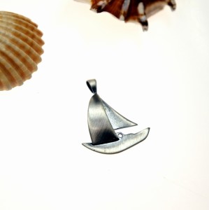 zawieszka-z-zaglowka-venus-galeria-bizuteria-handmade (1).jpg